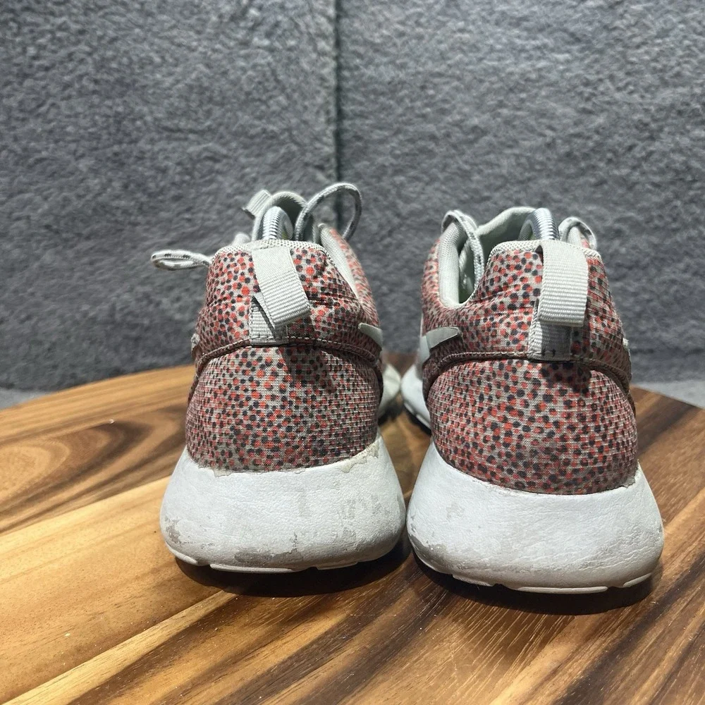 Nike Rosherun Print Women Size‎ 11 Turf Orange Running Comfort Style Sneakers